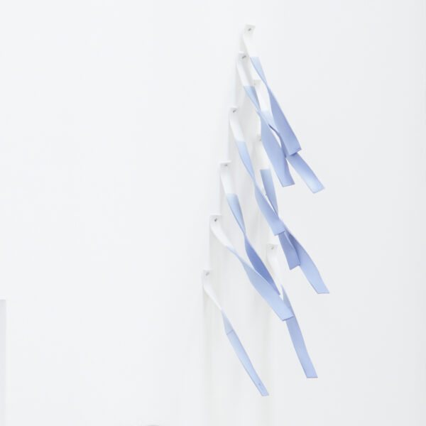 WIND wall element facing right